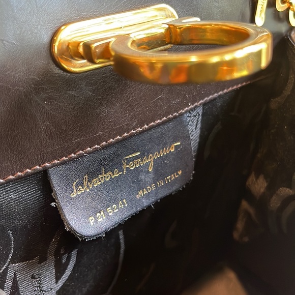 Salvatore Ferragamo Gancini Brown Leather Shoulder Bag P21 | RARE COLOR! - Picture 13 of 16